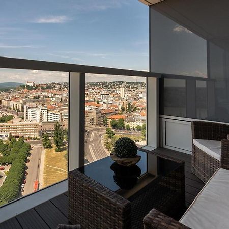 Ferienwohnung Panorama - Sunset And Castle View, 22Nd Floor, Garage, Ac Pressburg Exterior foto